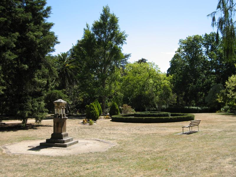Kyneton - Kyneton Botanic Gardens, corner Mollison Street and Clowes Street: Gardens