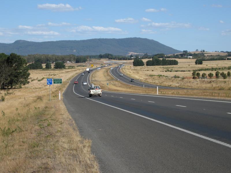 Kyneton - Calder Freeway: View south-east along Calder Fwy towards Carlsruhe exit with Mt Macedon in background