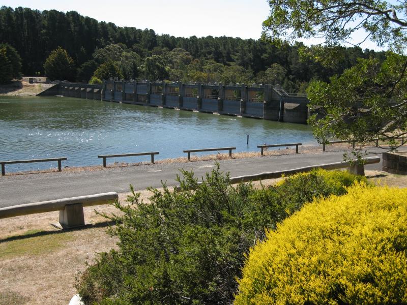 Kyneton - Lauriston Reservoir: View north along reservoir towards dam wall