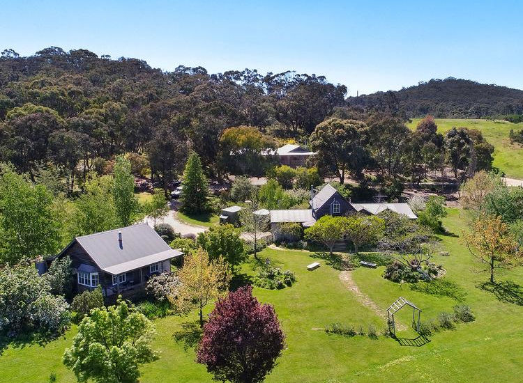 Stephanie's Country Cottages, Drummond North