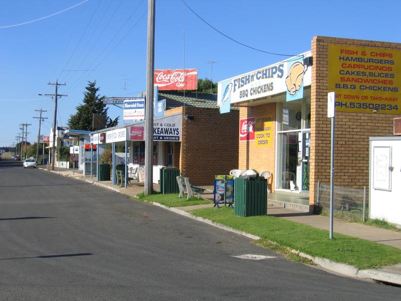Lake Bolac - Shops and commercial centre - Shops, view east along Glenelg Hwy at Montgomery St