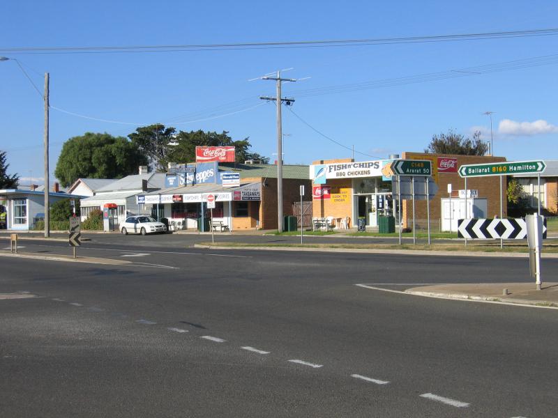 Lake Bolac - Shops and commercial centre: Shops, view east along Glenelg Hwy at Montgomery St