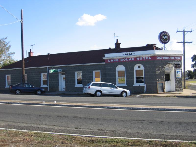 Lake Bolac - Shops and commercial centre: Lake Bolac Hotel, corner Glenelg Hwy and Montgomery St