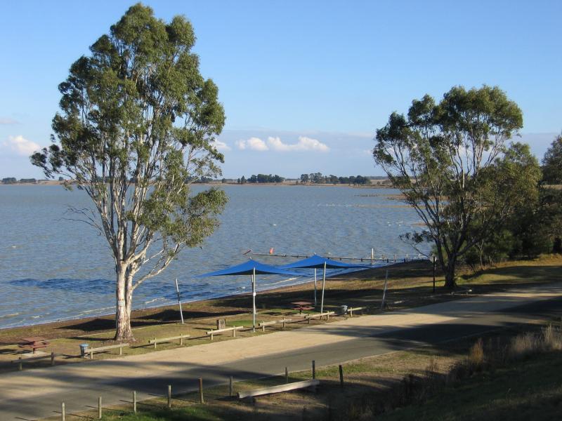 Lake Bolac - Lake Bolac, Frontage Road area - View south-west along lake shore near boat house