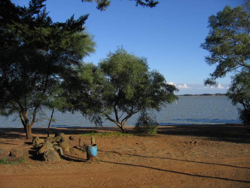 Lake Bolac - Lake Bolac, Frontage Road area: Camping grounds, Frontage Rd east of recreation reserve