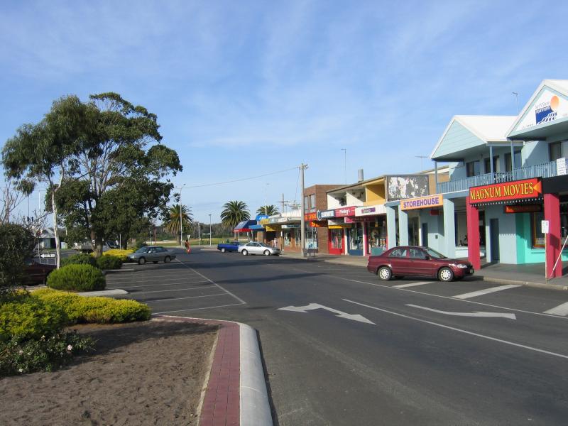 Lakes Entrance - Myer Street and shops - View south along Myer St from Church St