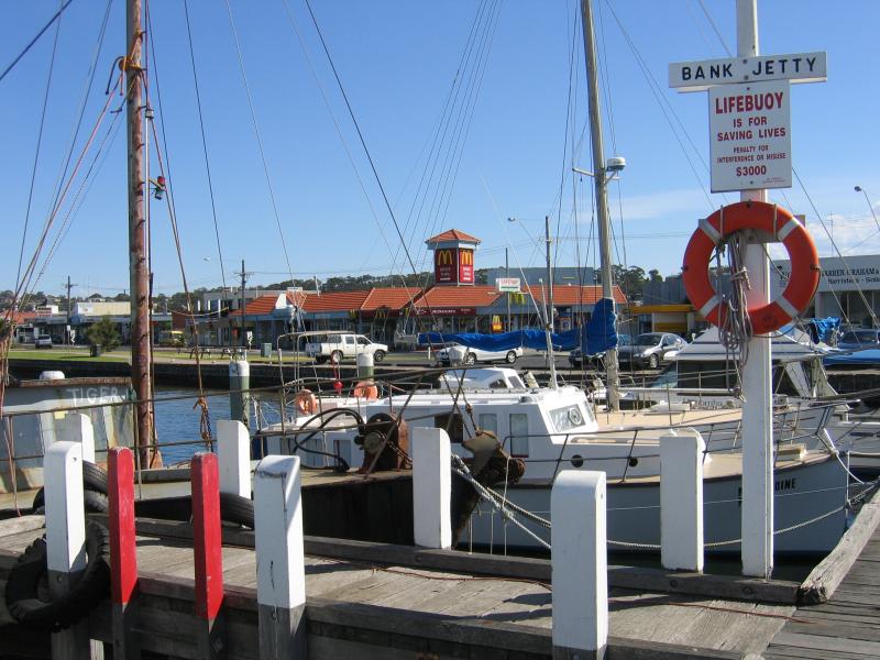 Lakes Entrance - Marinas, jetties and foreshore, Cunninghame Arm along Esplanade: Bank Jetty, Esplanade between Bulmer St and Mechanics St