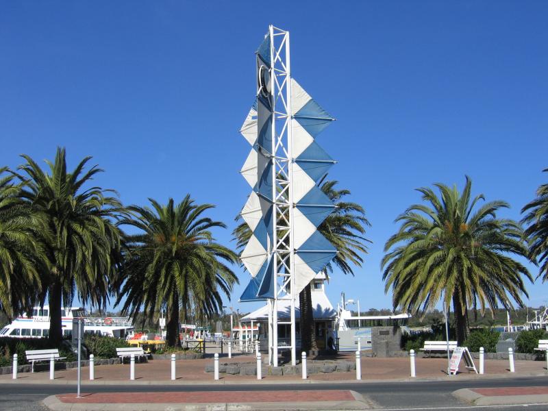 Lakes Entrance photos Travel Victoria & visitor guide