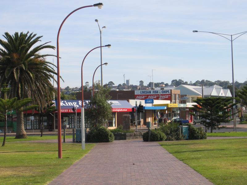 Lakes Entrance - Footbridge across Cunninghame Arm from Esplanade to Main Beach: View from footbridge, back to Esplanade at Myer St