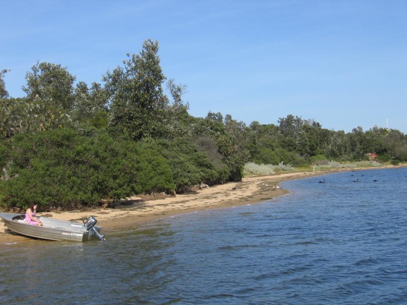 Lakes Entrance - Main Beach along Cunninghame Arm: View west along coast