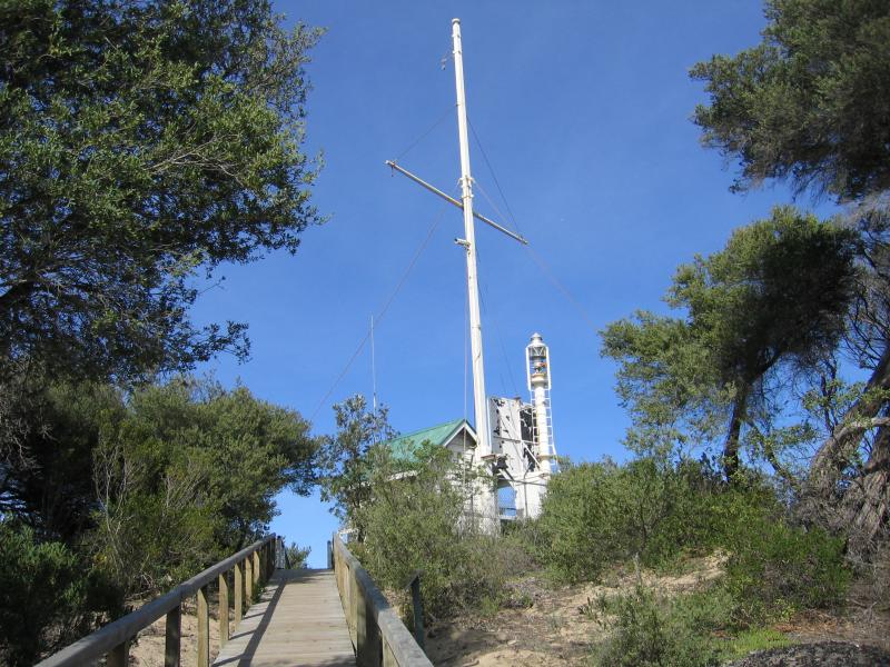 Lakes Entrance - Main Beach along Cunninghame Arm: Path to Flagstaff Lookout