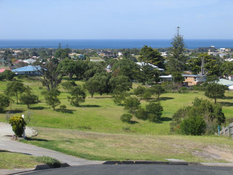 Lakes Entrance - Residential areas along North Arm: View south-east across houses from end of Blass Cl