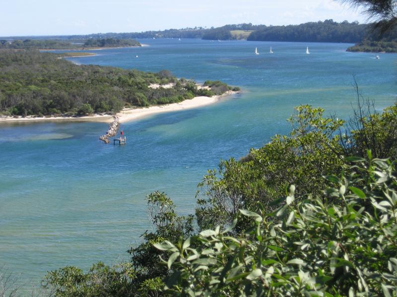 Lakes Entrance - Lookouts along Princes Highway, Kalimna: View west along The Narrows
