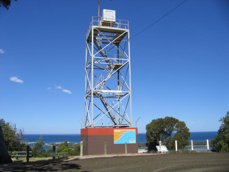 Lakes Entrance - Jemmys Point Lookout, Lookout Road, Kalimna - Observation tower at car park