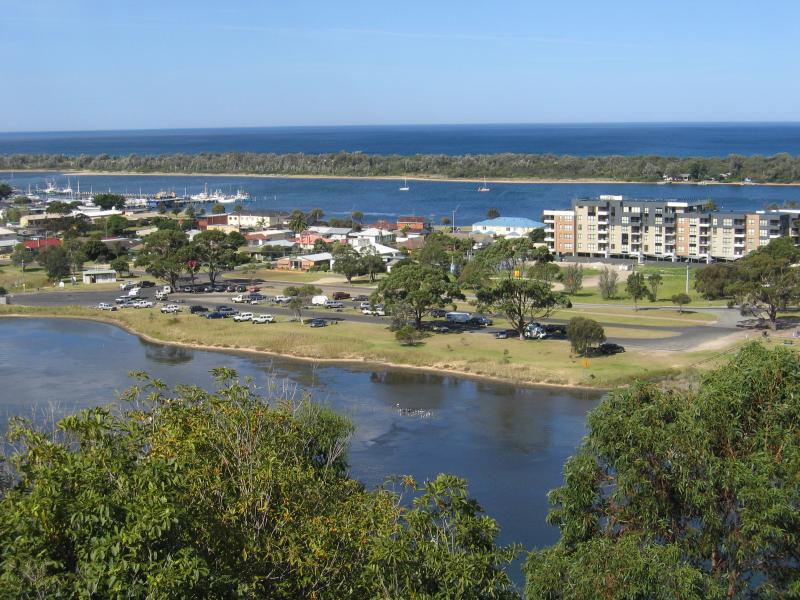 Lakes Entrance - Views from Seaview Parade, Kalimna: View south across North Arm towards Apex Park at Marine Pde