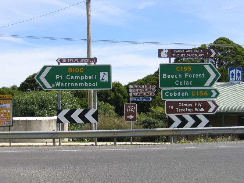 Lavers Hill - Shops and commercial centre - Intersection of Great Ocean Road and Colac Road with major attractions signposted