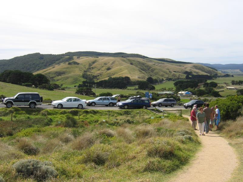 Lavers Hill - Glenaire and beach at Castle Cove: Car park at Castle Cove
