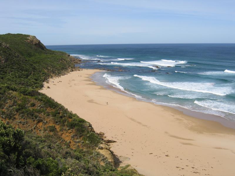 Lavers Hill - Glenaire and beach at Castle Cove: View south-east along coast at lookout above beach at Castle Cove