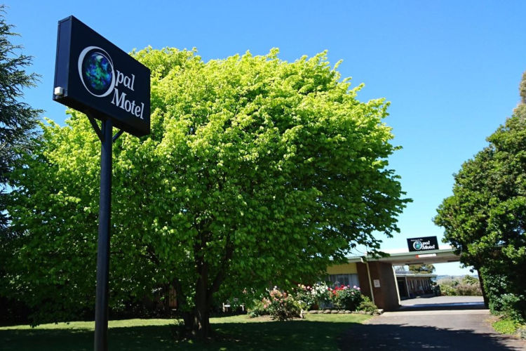 Opal Motel, Leongatha