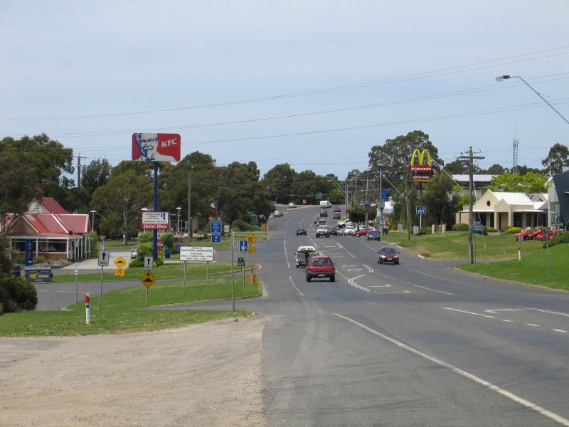 Leongatha - Anderson Street area: View south-east along Anderson St towards Shinger St and fast food outlets
