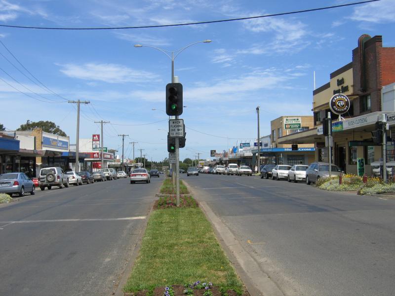 Leongatha - Commercial centre and shops: View south along Bair St towards Lyon St