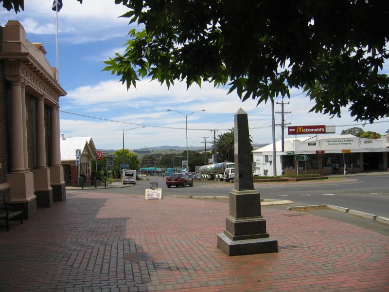 Leongatha - Commercial centre and shops - Monument at Memorial Hall, view north-east along McCartin St towards Michael Pl and Bair St