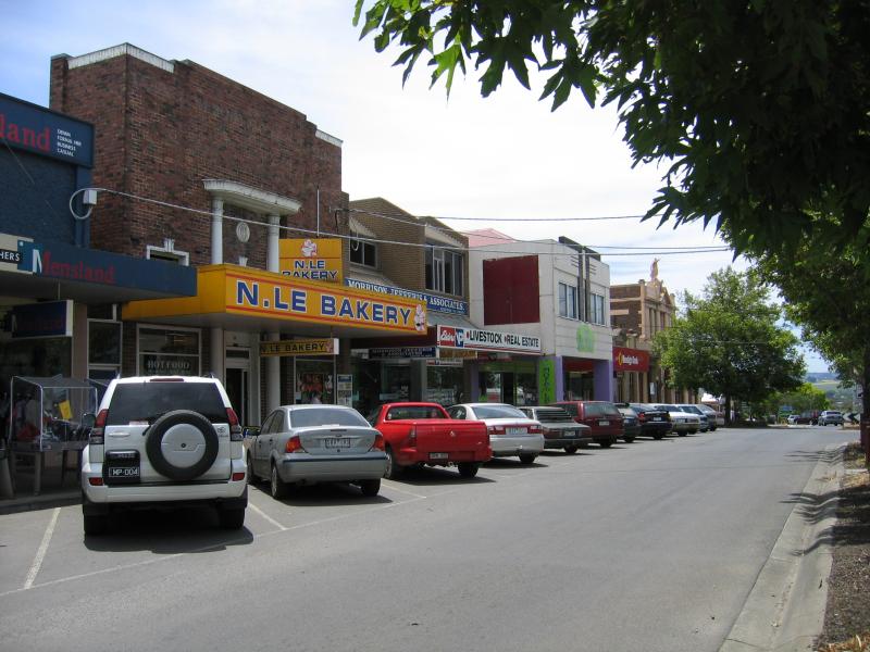 Leongatha - Commercial centre and shops - View north-east along McCartin St between Peart St and Michael Pl