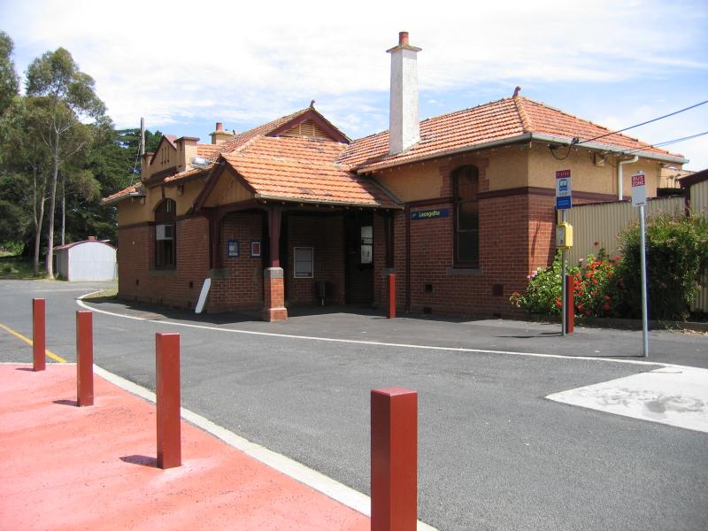 Leongatha - Railway station: Car park at railway station