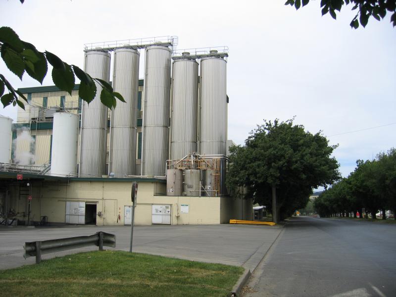 Leongatha - Devondale dairy factory, Yarragon Road - Factory, view north-east along Yarragon Rd between Bent St and Rifle Range Rd
