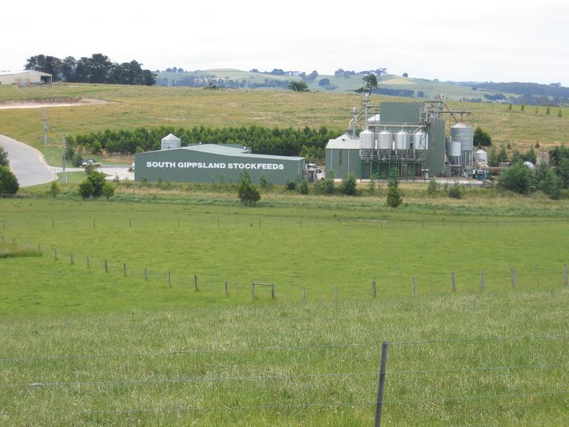 Leongatha - Around town: View north, Strzelecki Highway near Horn St