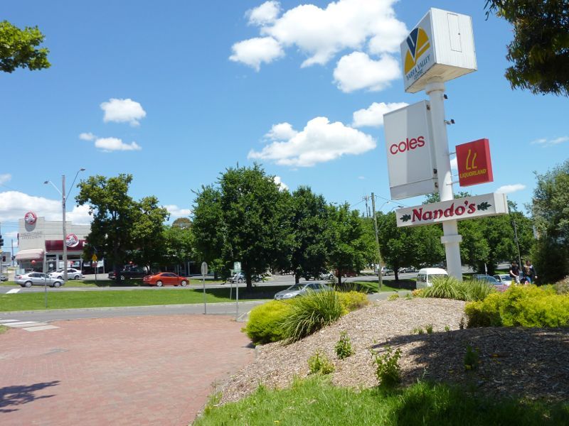 Lilydale - Shops and commercial centre, Main Street: Southerly view across Main St at Anderson St