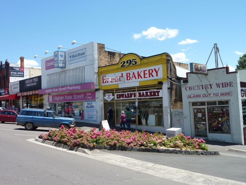 Lilydale - Shops and commercial centre, Main Street: Shops along north side of Main St west of Castella St