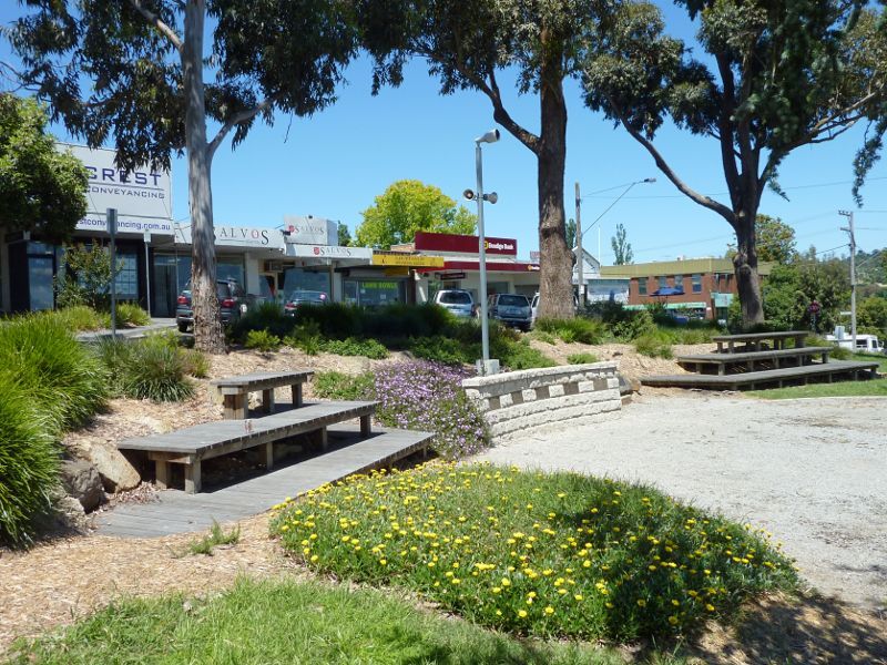 Lilydale - Shops and commercial centre, Main Street: Gardens at war memorial, Main St east of Clarke St