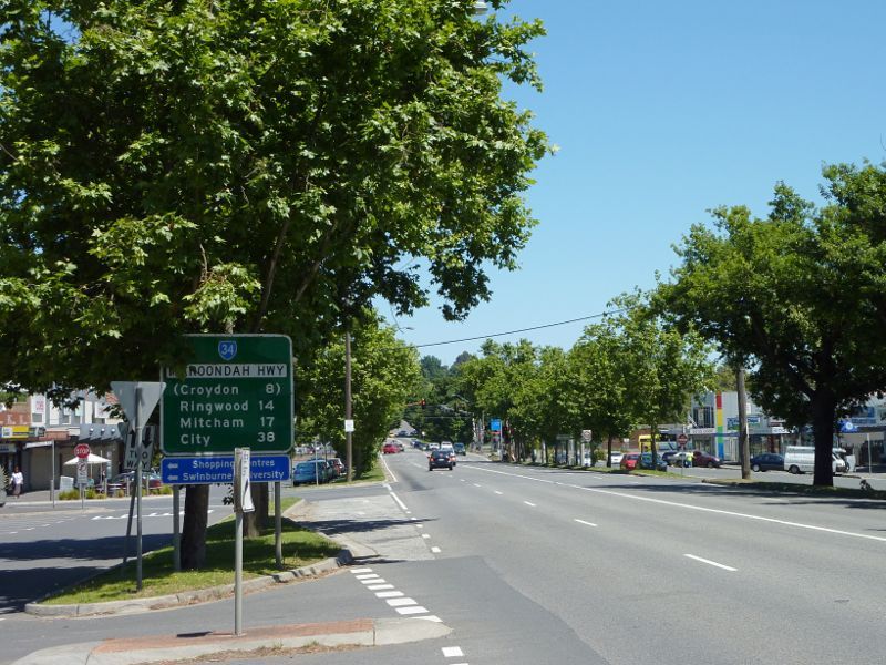Lilydale - Shops and commercial centre, Main Street: View west along Main St towards Hutchinson St