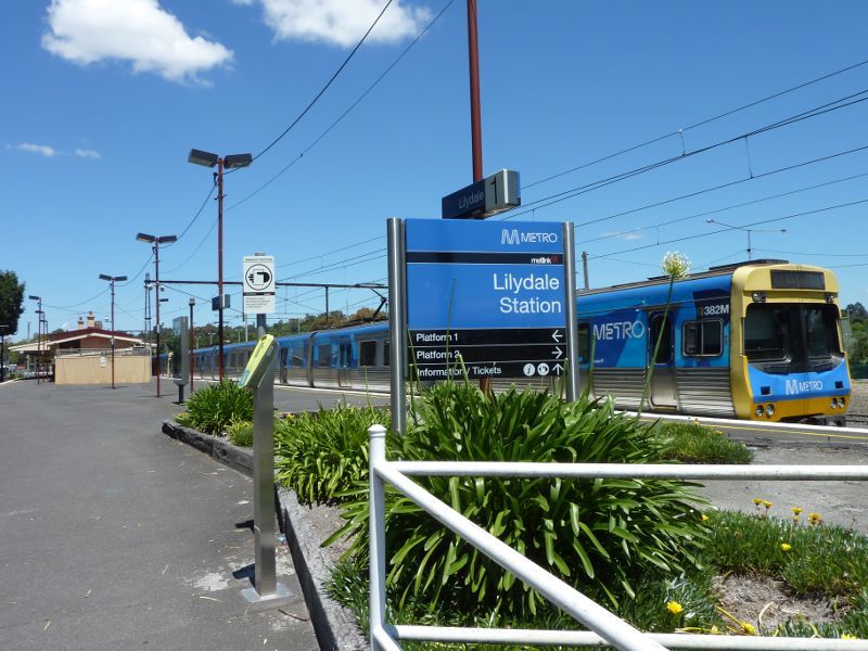 Lilydale - Lilydale railway station, Main Street: View south-west along station platform towards station building