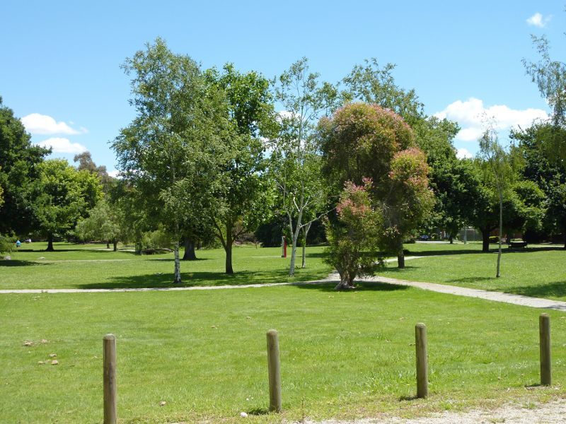 Lilydale - Melba Park, Castella Street: View through park from near museum