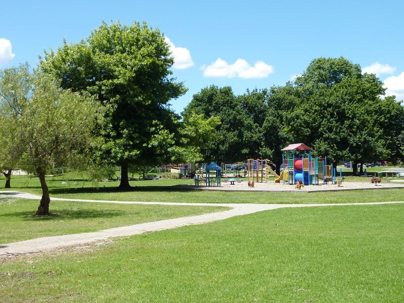 Lilydale - Melba Park, Castella Street: Playground