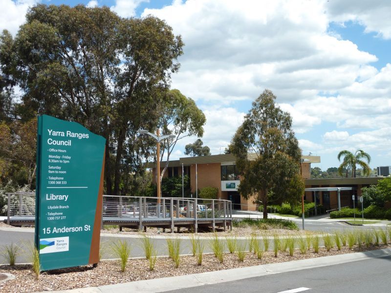 Lilydale - Yarra Ranges Council offices, Anderson Street: Entrance at Anderson St