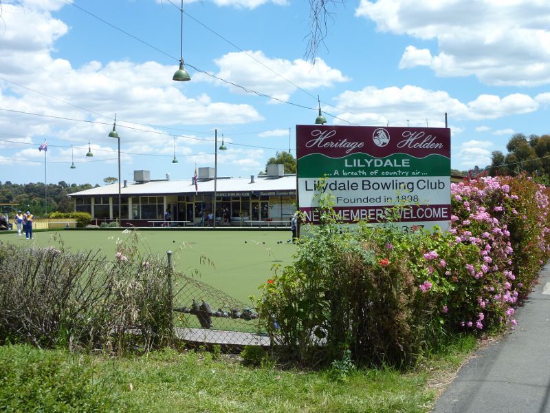 Lilydale - Eyrefield Park, Hardy Street: Lawn bowls viewed from Hardy St