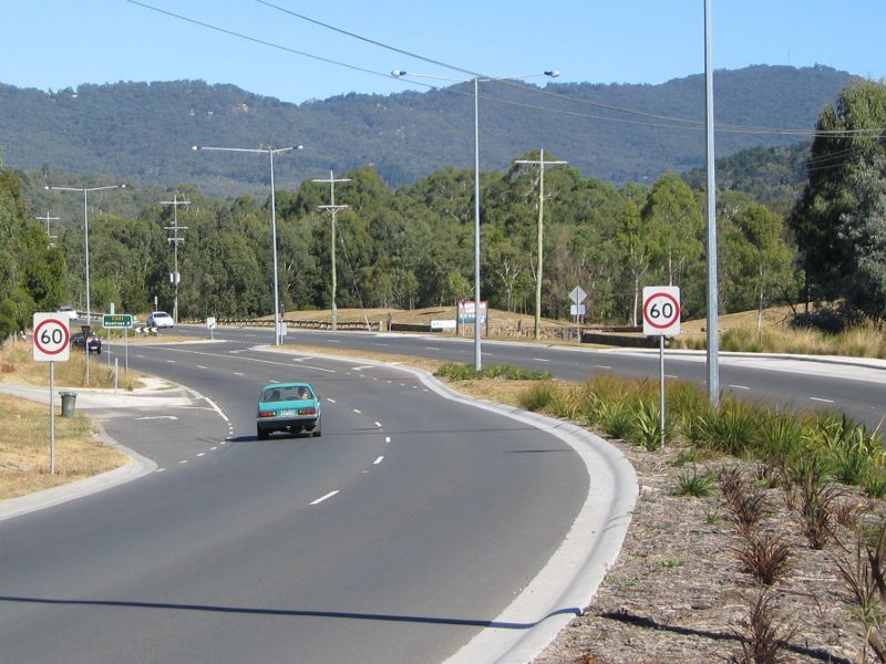 Lilydale - Swansea Road: View south along Swansea Rd towards Lillydale Lake Park main entrance