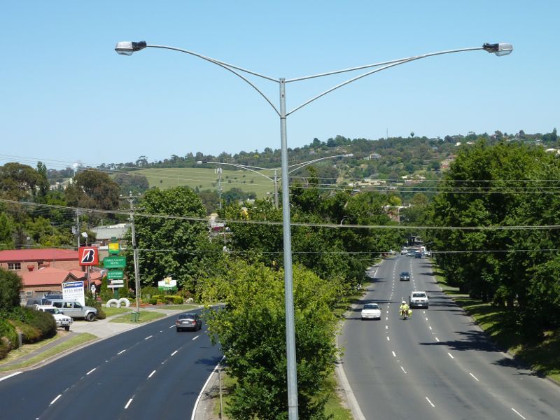 Lilydale - Lilydale to Warburton Rail Trail: View west along Maroondah Hwy from rail trail bridge