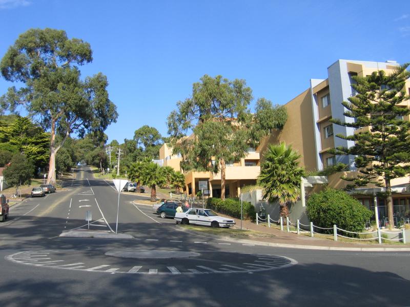 Lorne - Commercial centre and shops, Mountjoy Parade: View west along Bay St at Mountjoy Pde