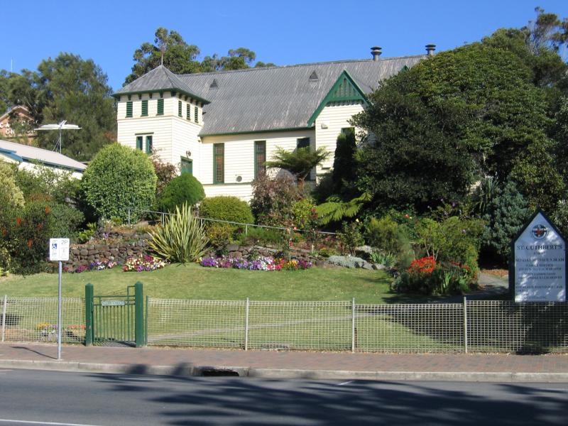 Lorne - Commercial centre and shops, Mountjoy Parade: St Cuthberts Uniting Church, Mountjoy Pde