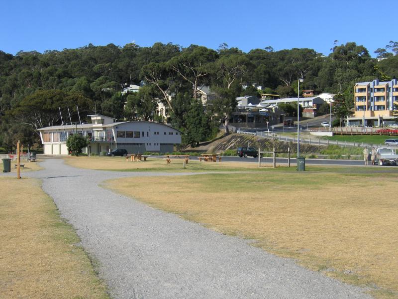 Lorne - Main beach and foreshore area: View south along foreshore towards Surf Life Saving Club