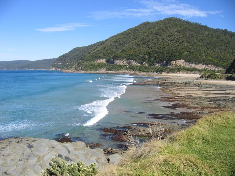 Lorne - Great Ocean Road at various spots between Lorne and Mt Defiance: View south-west along coast