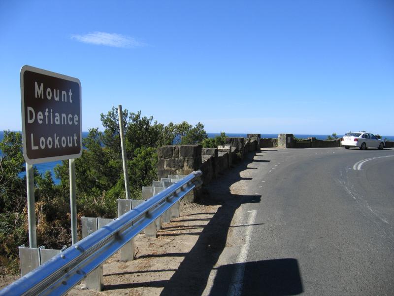 Lorne - Mount Defiance area, Great Ocean Road: Car park at Mt Defiance lookout