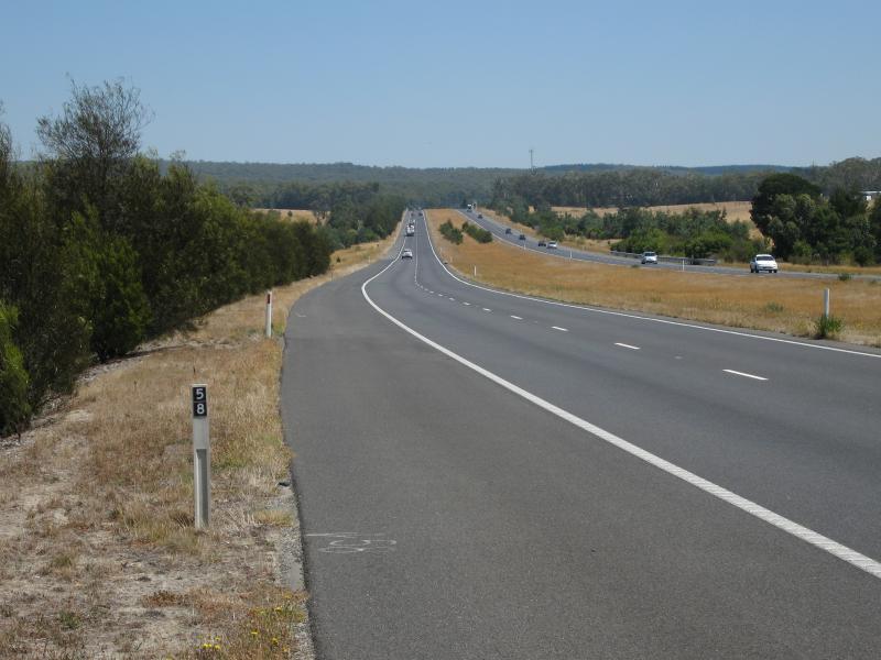 Macedon - Calder Freeway at Macedon: View north-west along Calder Fwy between Mount Macedon Rd and Black Forest Dr