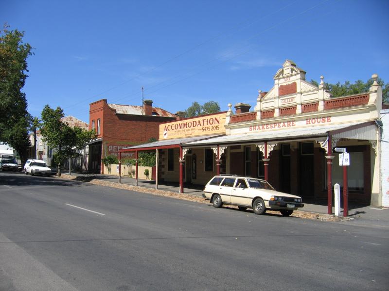 Maldon - Shops and commercial centre, High Street and Main Street: View north along Main St between Templeton St and High St