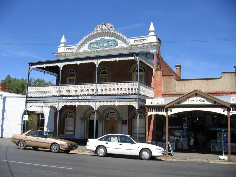 Maldon - Shops and commercial centre, High Street and Main Street: Maldon Hotel, Main St
