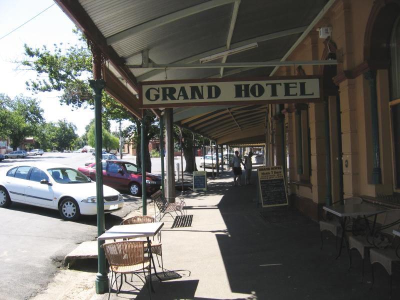 Maldon - Shops and commercial centre, High Street and Main Street: Grand Hotel, High St